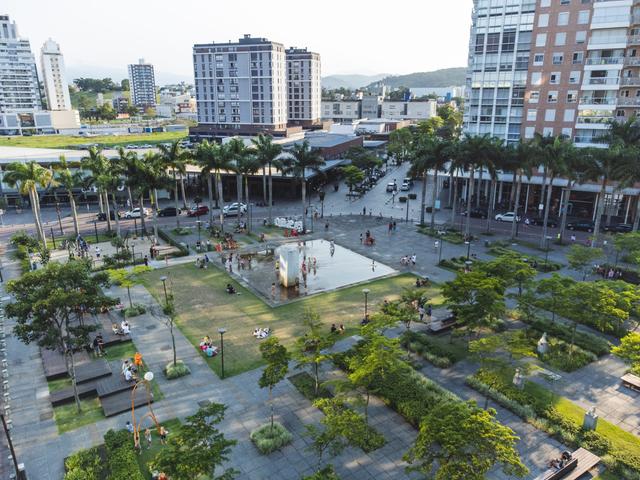 Passeio Pedra Branca: um endereço multifuncional onde tudo está ao alcance de uma caminhada Passeio Pedra Branca: um endereço multifuncional onde tudo está ao alcance de uma caminhada