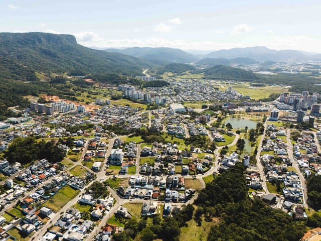 Ecossistema de Inovação Pedra Branca: laboratório a céu aberto para o desenvolvimento de Startups Ecossistema de Inovação Pedra Branca: laboratório a céu aberto para o desenvolvimento de Startups
