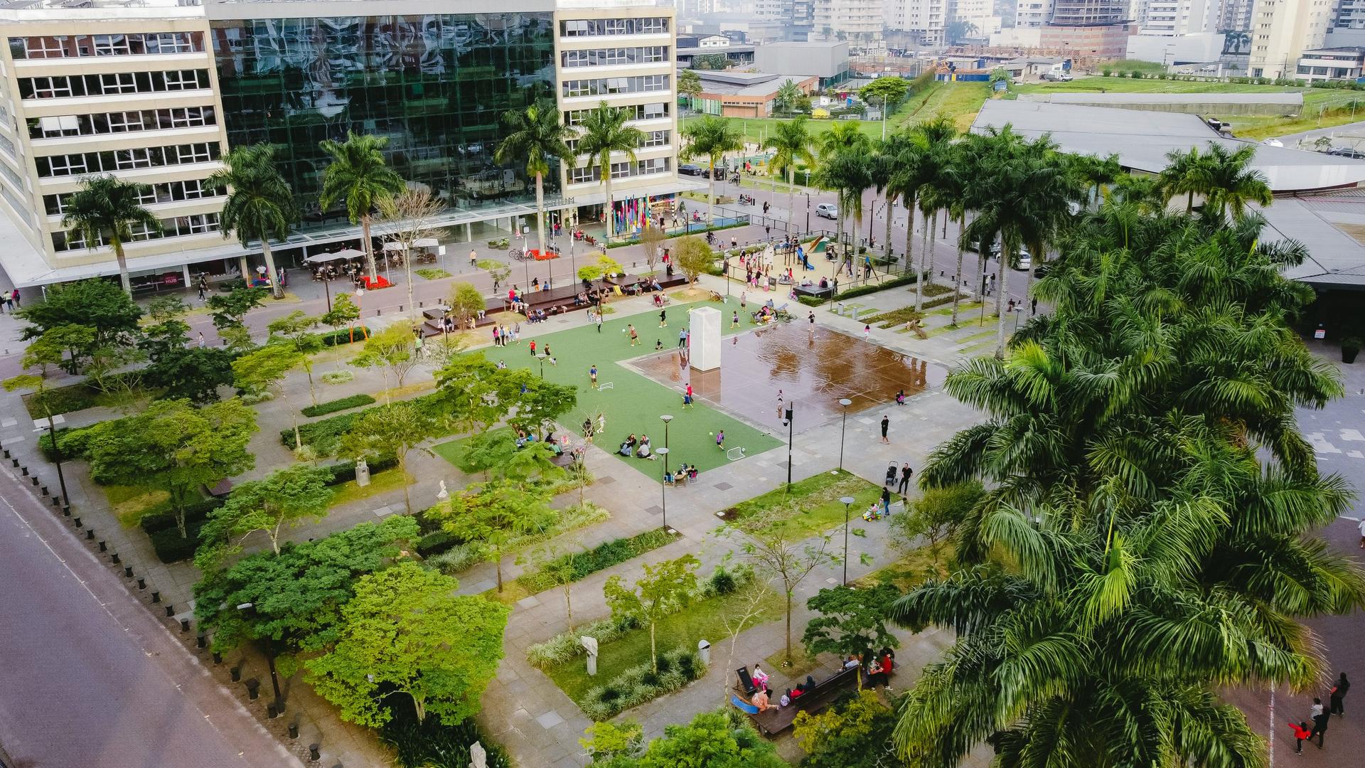 A praça que acompanha o crescimento da cidade! A praça que acompanha o crescimento da cidade!